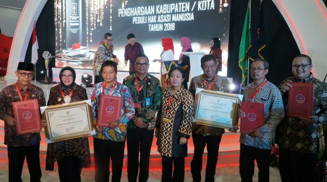 Hari HAM Sedunia, Kanwil Kemenkumham D.I. Yogyakarta serta seluruh Kabupaten Kota dan Provinsi se DIY Peroleh Penghargaan