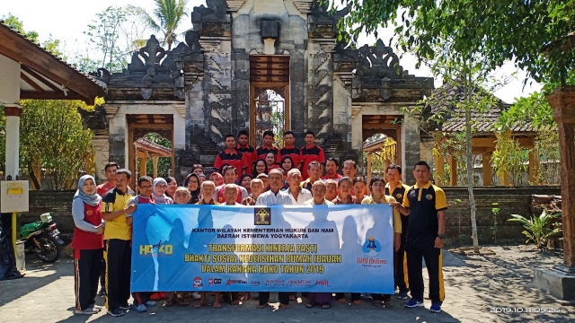 Peringati HDKD 2019, Kanwil Kemenkumham D.I. Yogyakarta Bakti Sosial di Pura Girinatha Gunungkidul