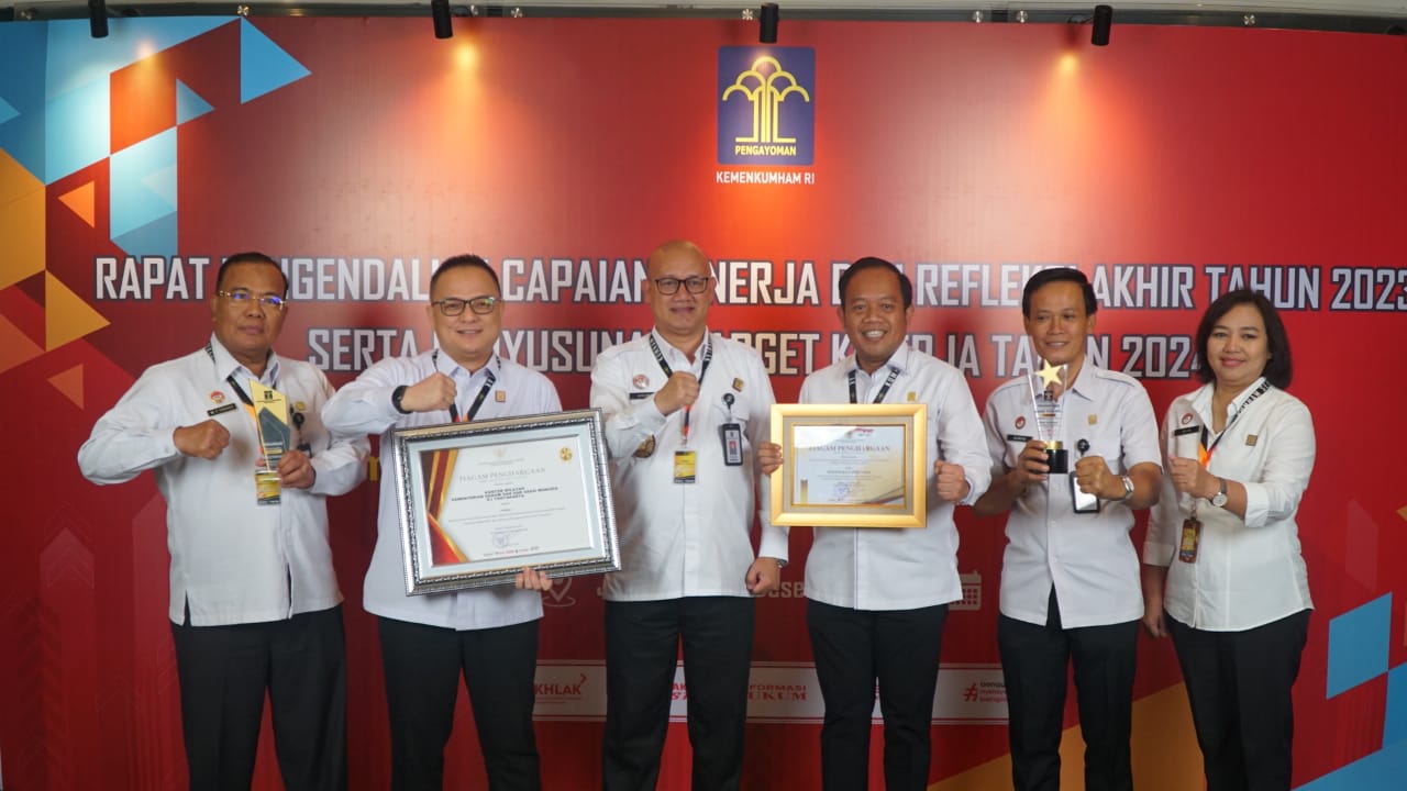 Kanwil Kemenkumham DIY Raih Penghargaan Reformasi Birokrasi dan Kinerja Terbaik dari Menteri Hukum dan HAM