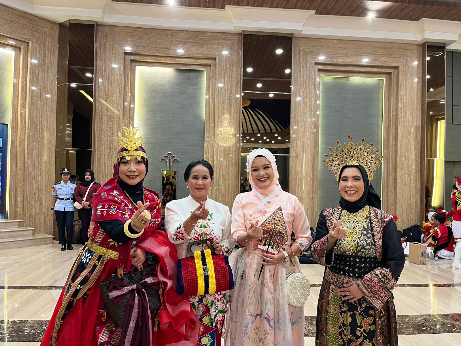 Ketua PIPAS DIY Tampil Memukau dengan Gaun Karya WBP Lapas Perempuan Yogyakarta pada Puncak Peringatan HBP Ke-60